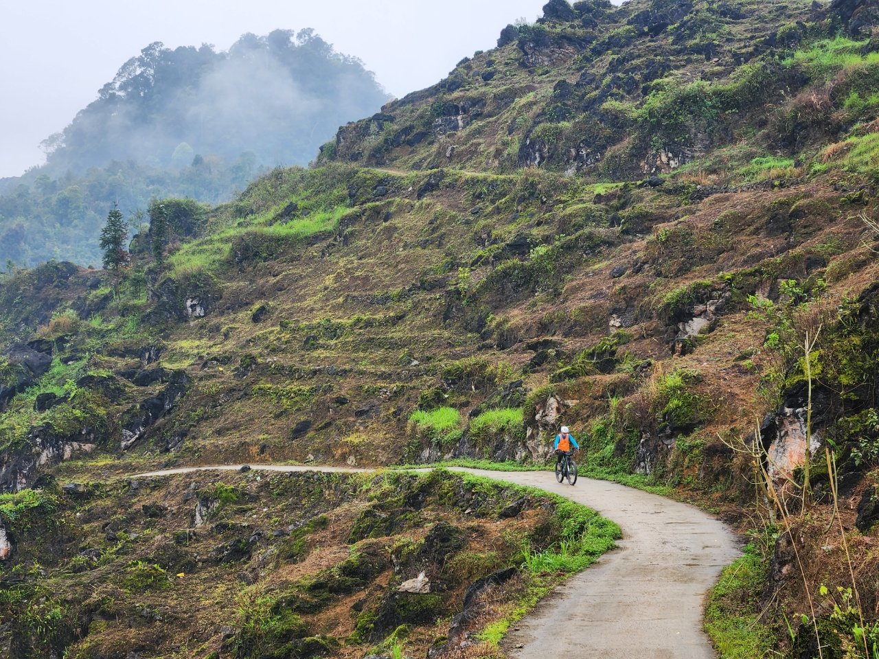 Epic 15-Day Ha Giang to Sapa Mountain Bike Tour